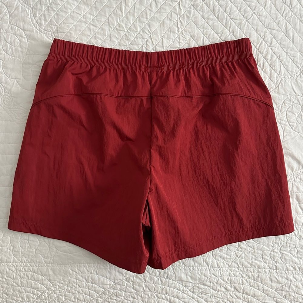 NWT OFFLINE By Aerie Day Off 5" Short Red Women’s Medium - Picture 3 of 14